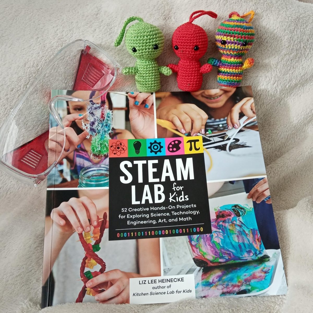 a könyv:STEAM LAB for KIds